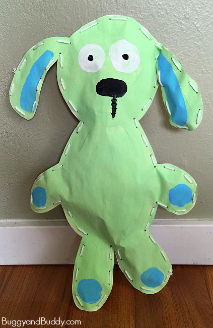 Knuffle bunny craft - 5 Of our Favorite Children's Rabbit Books and Crafts - Sharing our favorite books and one adorable craft to go with each book. Perfect for Easter and International Rabbit Day. 