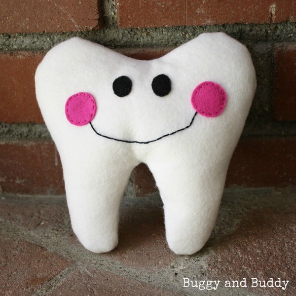 tooth fairy pillow tutorial- Buggy and Buddy