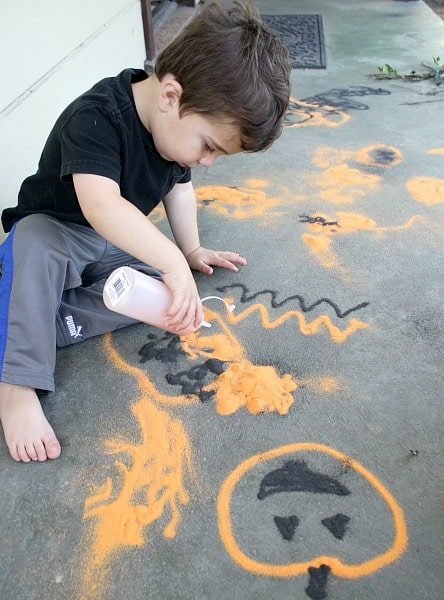 Halloween Art for Kids: Drawing with Colored Sand~ Buggy and Buddy