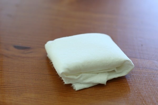 fold the baking soda into the paper towel