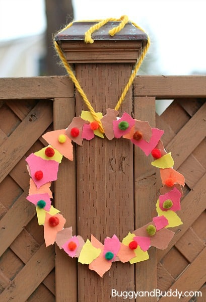 Such an easy and fun craft for fall! (Tear Art Fall Wreath)~ Buggy and Buddy