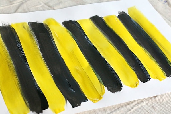 paint black and yellow stripes