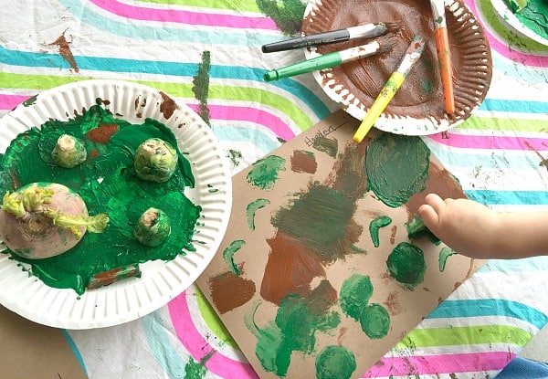 Making garden art with vegetable stamping