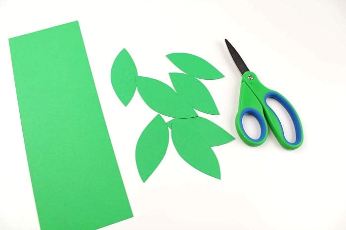 cut out green leaves for your daisy craft