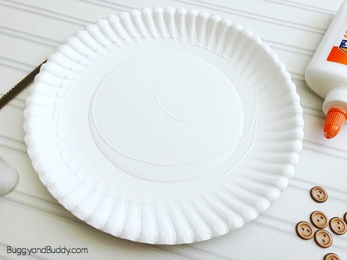 put glue on your paper plate