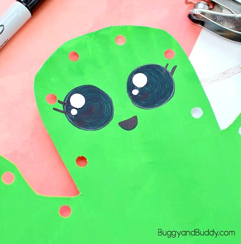 draw a face onto your paper plate cactus craft